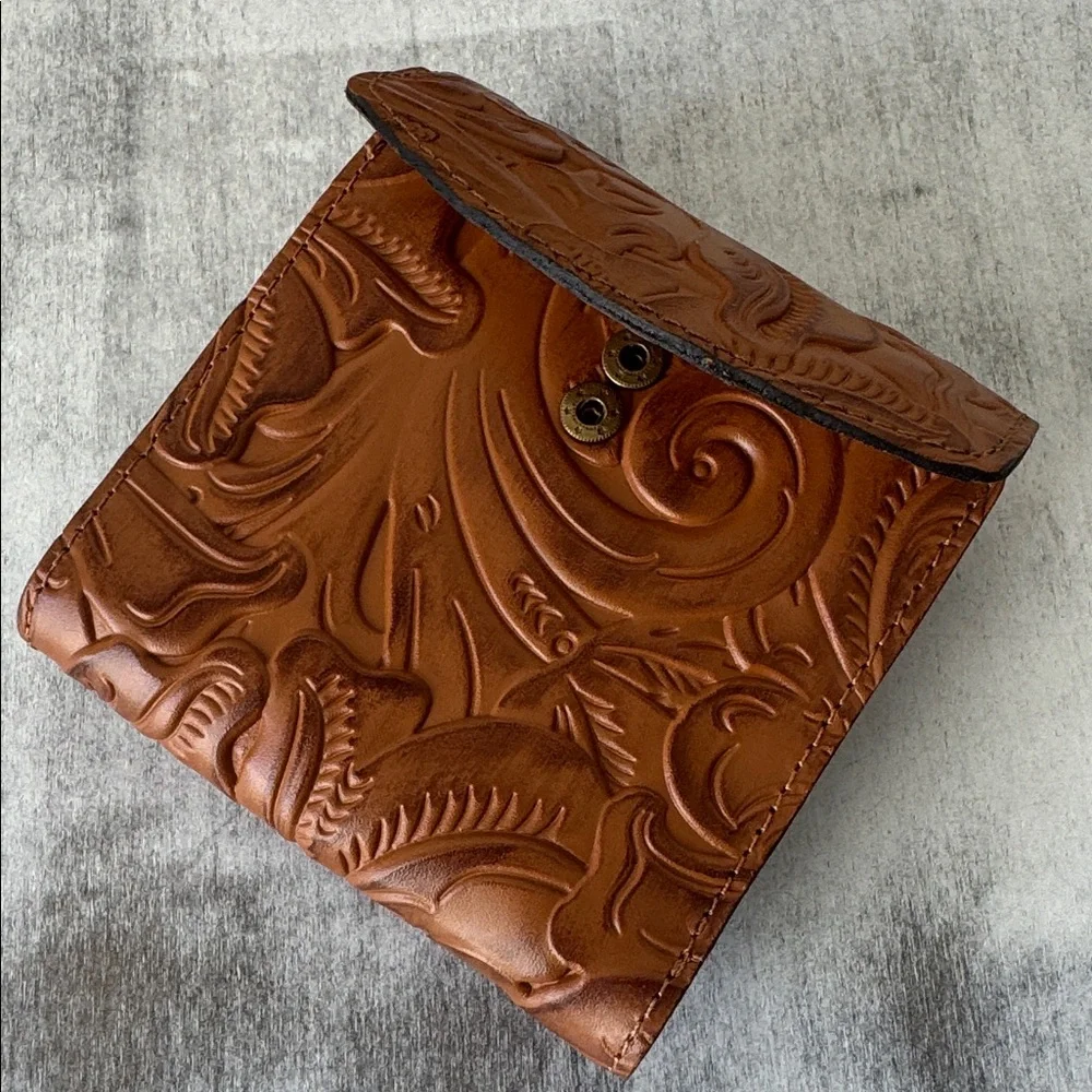 PATRICIA NASH Reiti Bi-Fold Tooled Cognac Brown Leather RFID Wallet Nib